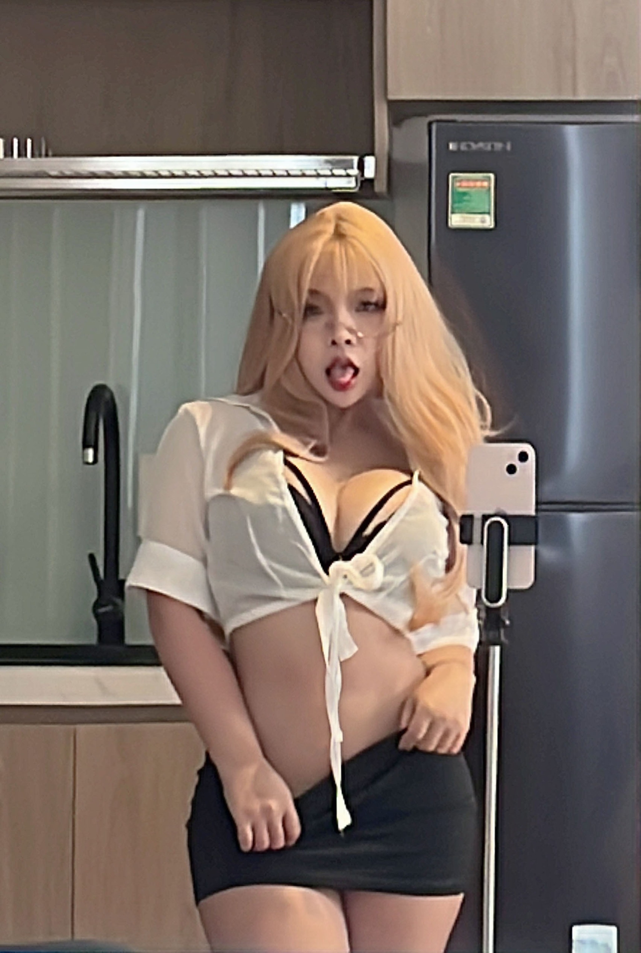 Sayo Momo – NO.048 Blondie Office Lady ~ [67P16V]-XikXak